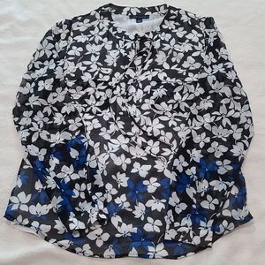 Women's Tommy Hilfiger blouse size small